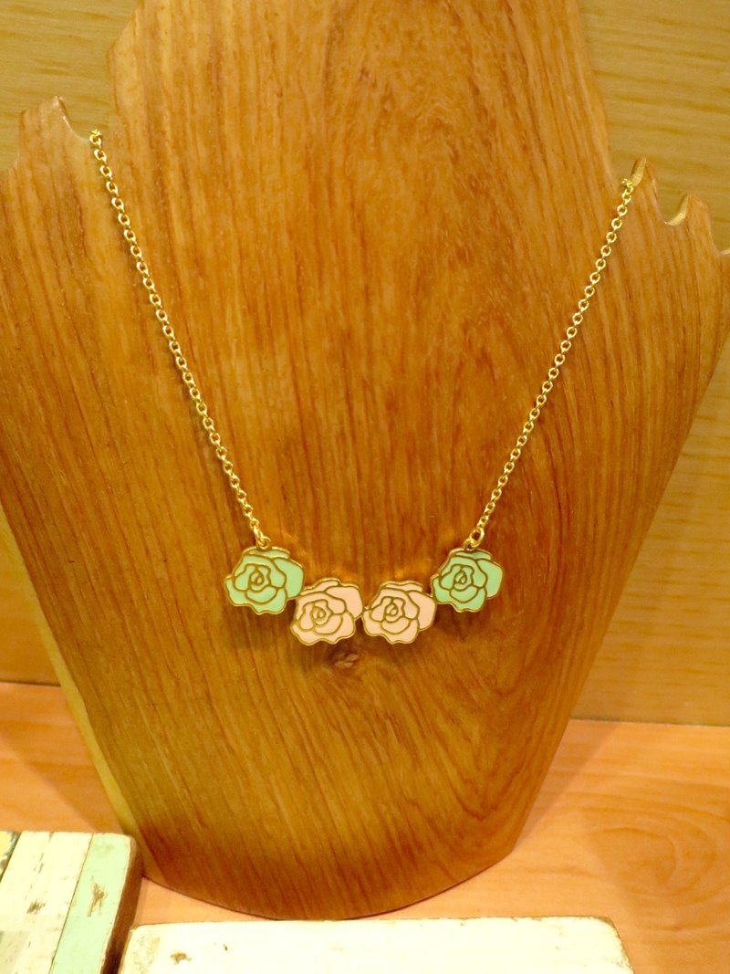 粉绿玫瑰 手作短链 - 项链 - 其他金属 