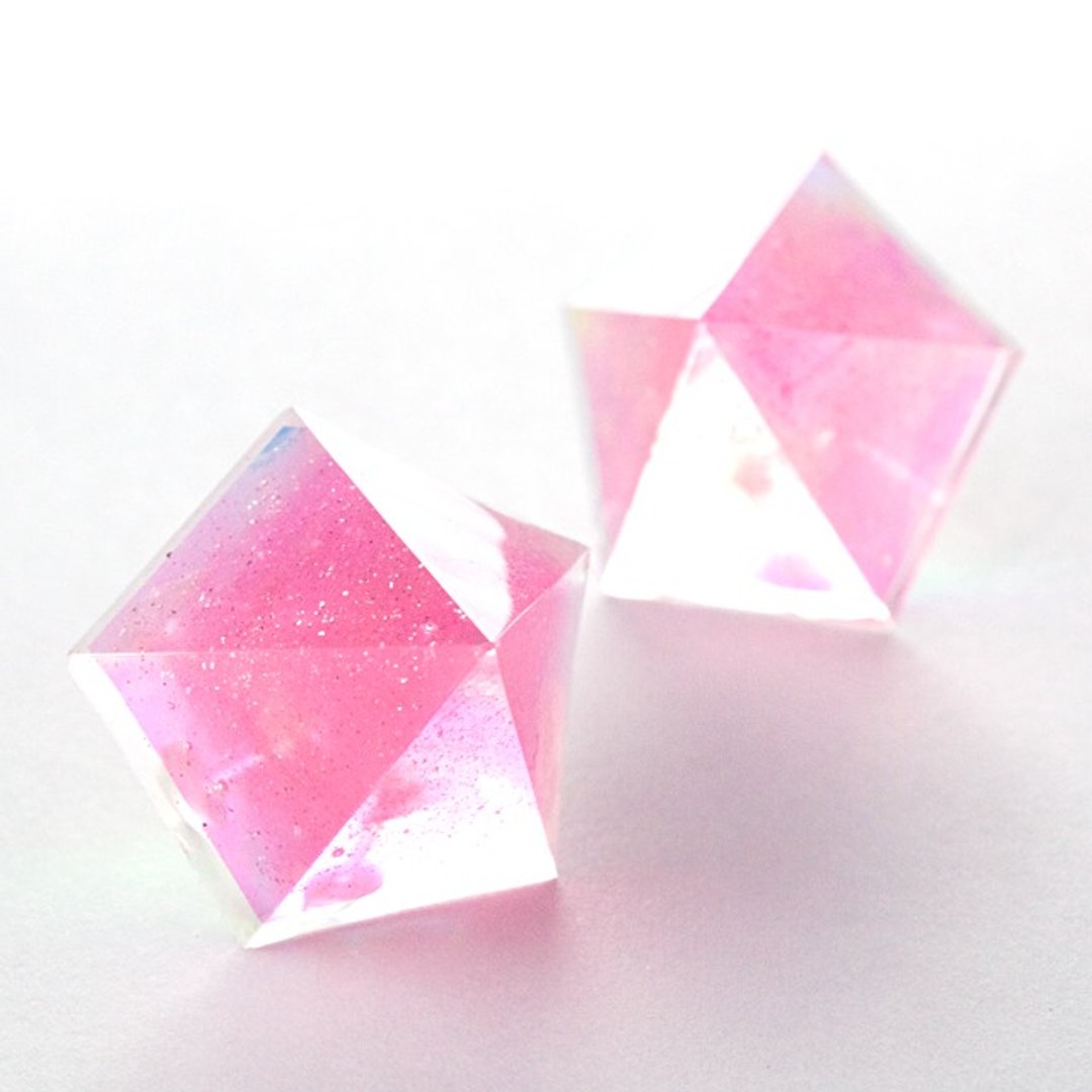 Pentagon earrings (jambu) - 耳环/耳夹 - 其他材质 粉红色