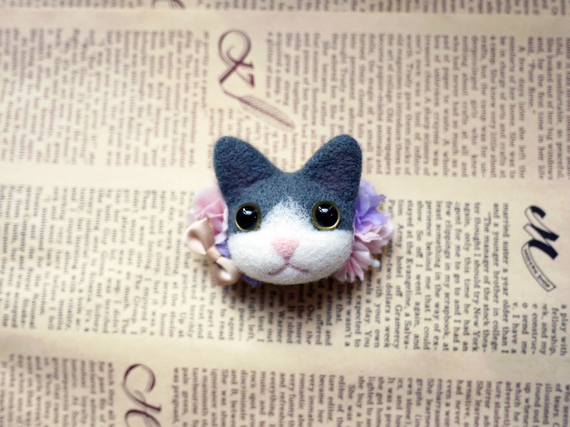羊毛毡～花花小猫别针 - 胸针 - 羊毛 粉红色