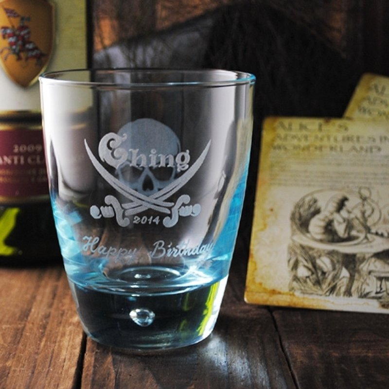 340cc【加勒比海海盗骷颅头杯】SKULL双刀蓝色水杯定制订作玻璃雕 古着生日礼物 定制化 - 酒杯/酒器 - 玻璃 蓝色