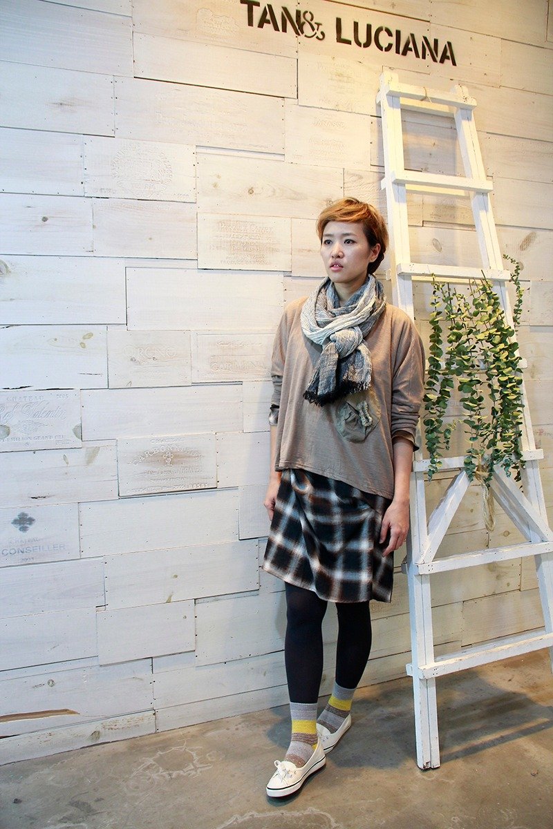 & by tan & luciana裂开的蛋壳口袋上衣 - 女装上衣 - 棉．麻 咖啡色