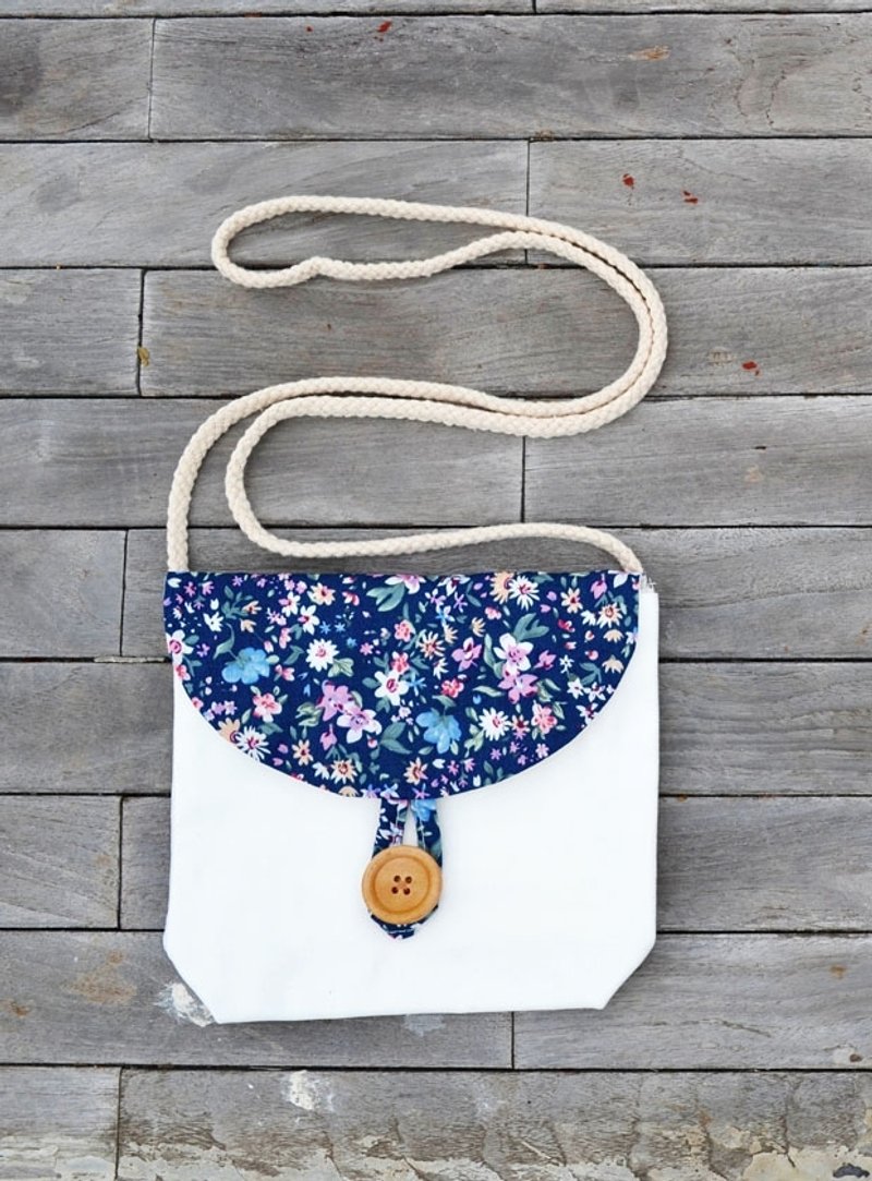 My Daydream Workshop 碎花可愛简约休闲百搭小挎包复古單肩包女 - 侧背包/斜挎包 - 其他材质 多色