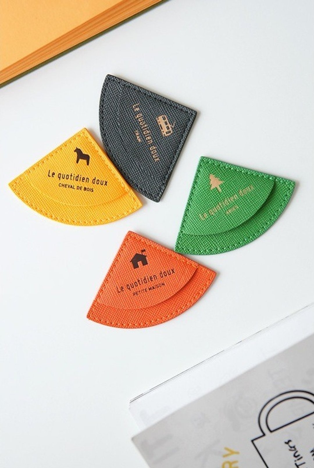 韩国 invite.L - Book mark - ver.2 皮革 手帐 角落 收纳 三角造型 书角 书签 FOREST下标区 - 贴纸 - 其他材质 多色