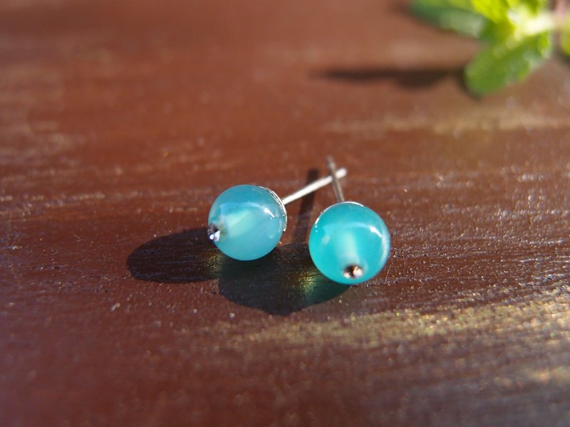 【DODOWU手作轻珠宝】《天然石贴耳针/浅绿果冻玛脑》手工制作/平价设计珠宝/抗过敏/给独一无二的你/可以改夹式 - 耳环/耳夹 - 宝石 绿色