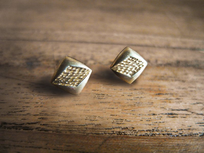 复时品【早期手工耳环：金字塔】 - 耳环/耳夹 - 其他材质 金色