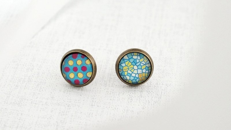 ♥礼物♥ OldNew Lady-古铜色小圆形耳环【夏日蓝色彩点与磁砖拼贴】 - 耳环/耳夹 - 玻璃 蓝色