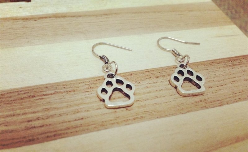 猫奴狗奴小肉球／耳环 - 耳环/耳夹 - 其他金属 