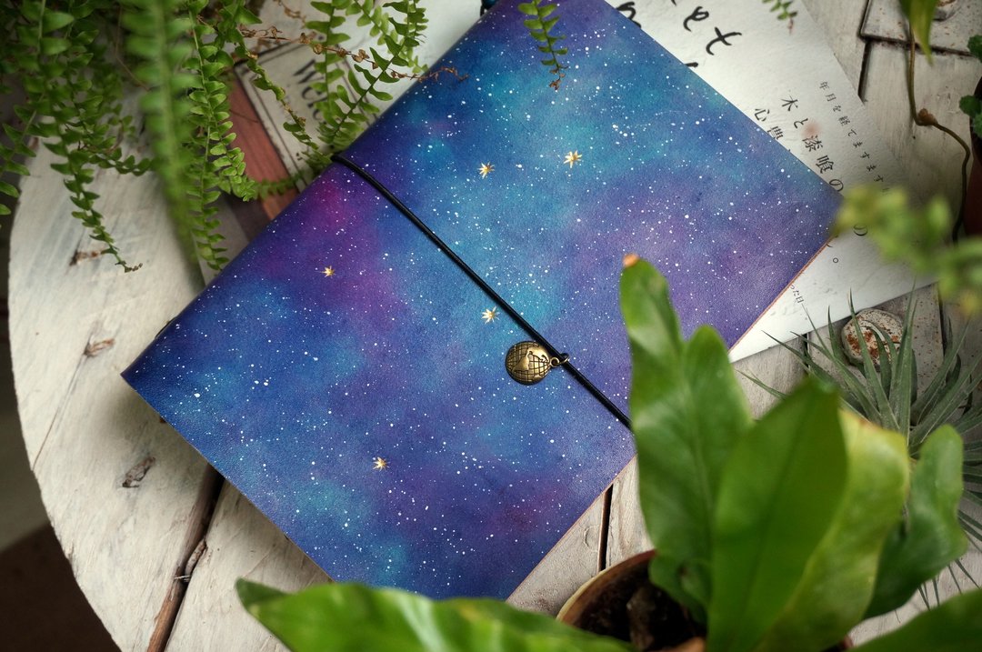 手染宇宙星空 A5 笔记本 手帐 书衣 - 笔记本/手帐 - 真皮 紫色