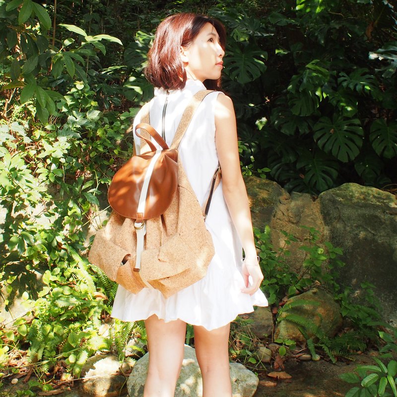 真水松木 软木 翻盖后背包/束口背包/束口包/女背包 - 束口袋双肩包 - 其他材质 卡其色