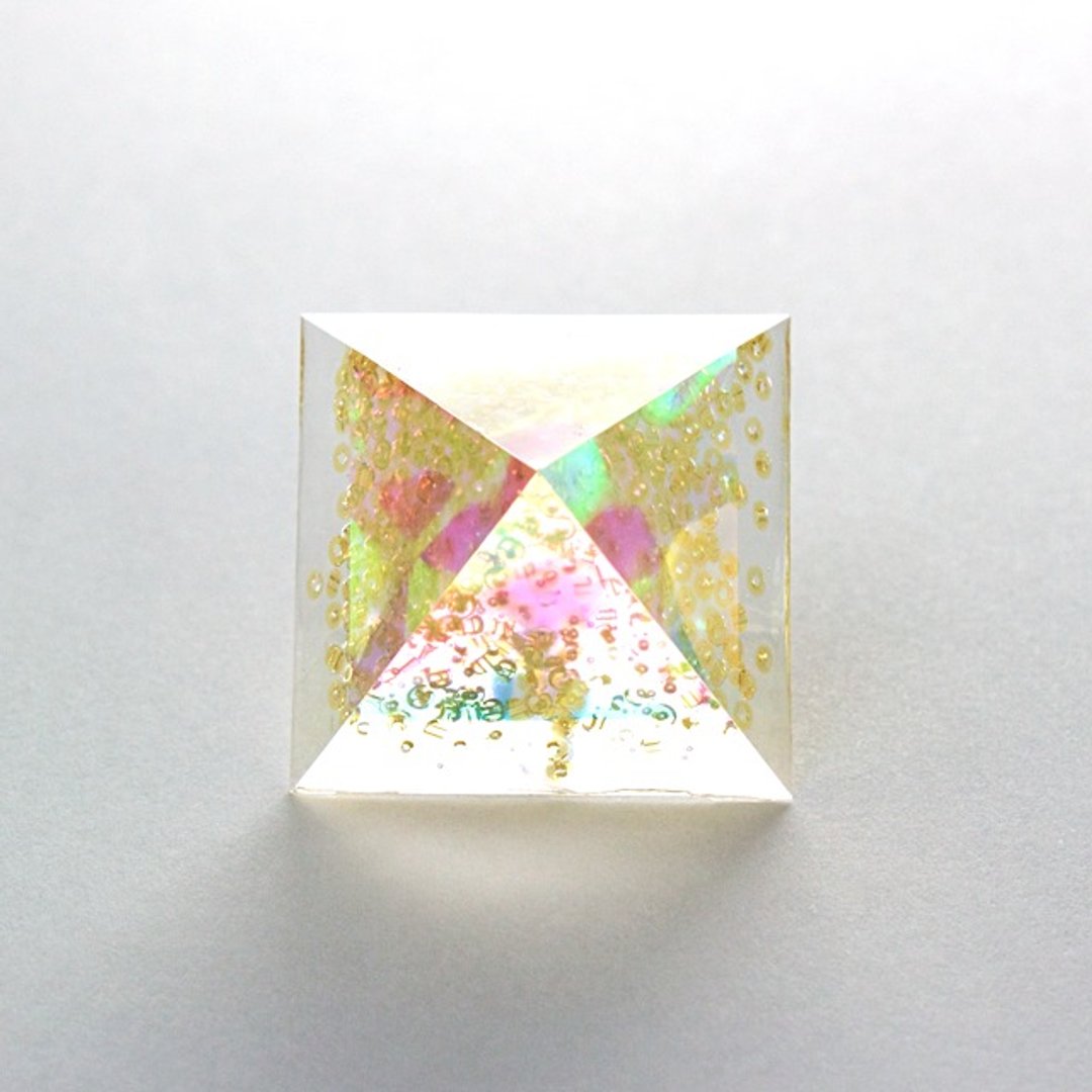 Pyramid earrings (gold mine) - 耳环/耳夹 - 其他材质 金色