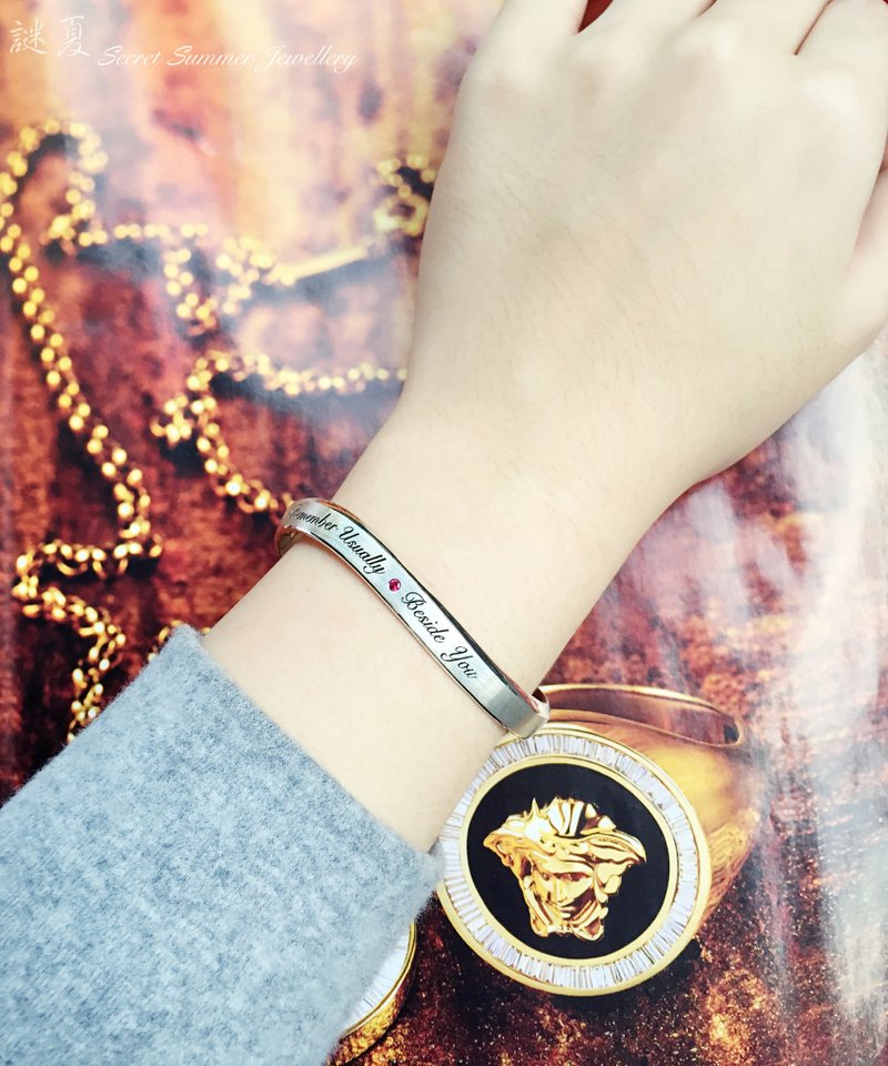 手工925纯银【刻字手镯 不限字数-曲线开口式手镯】Never give up - 手链/手环 - 纯银 银色