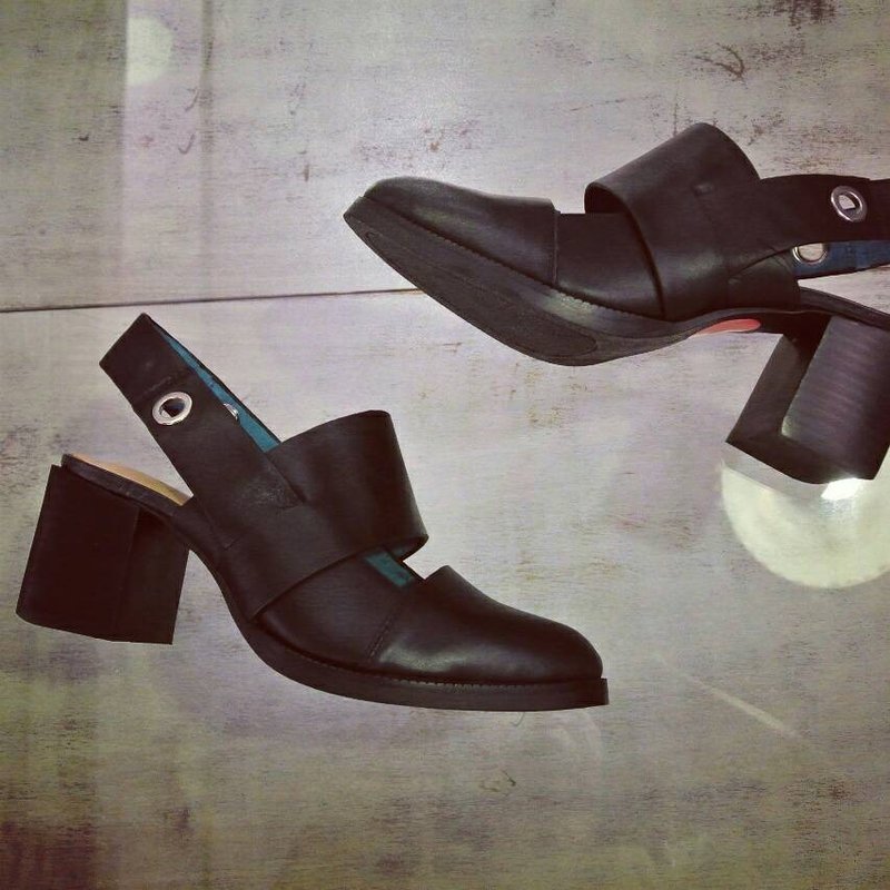 画儿#938都会性感脚跟系列 堆叠皮革中跟后空凉鞋 黑 a.k.a.漫步在云端软到蹦嘎 - 男女凉鞋 - 真皮 黑色