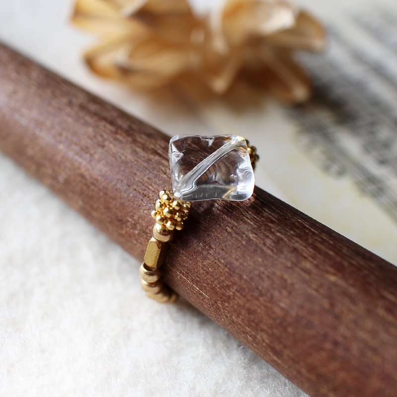 EF流金岁月NO.139白色菱型琉璃花圈黄铜戒指 - 戒指 - 其他材质 白色