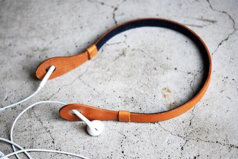 Earphone neck holder "iHooc" - 其他 - 真皮 