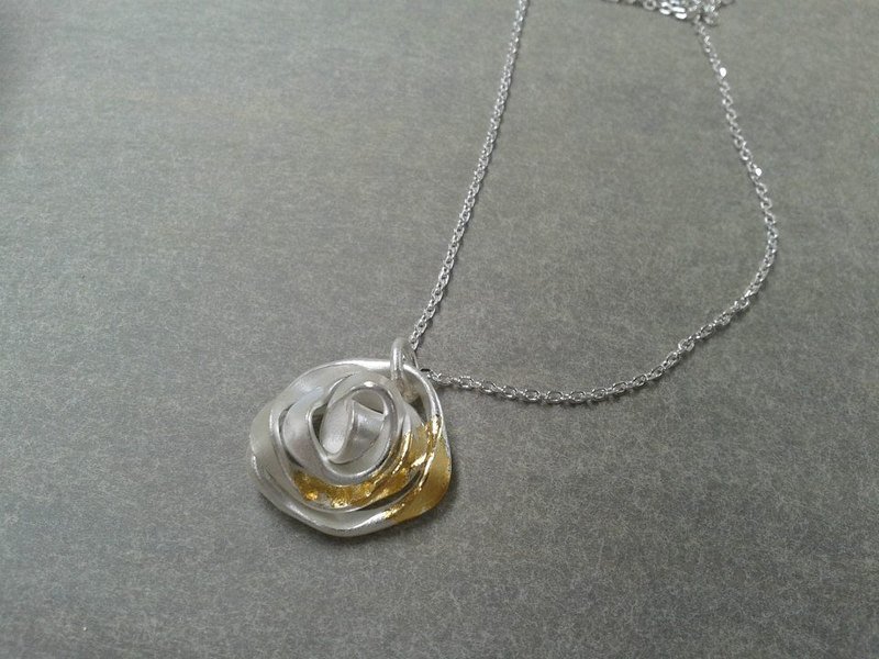 夏日,金色银白玫瑰 - 项链 - 其他金属 黄色