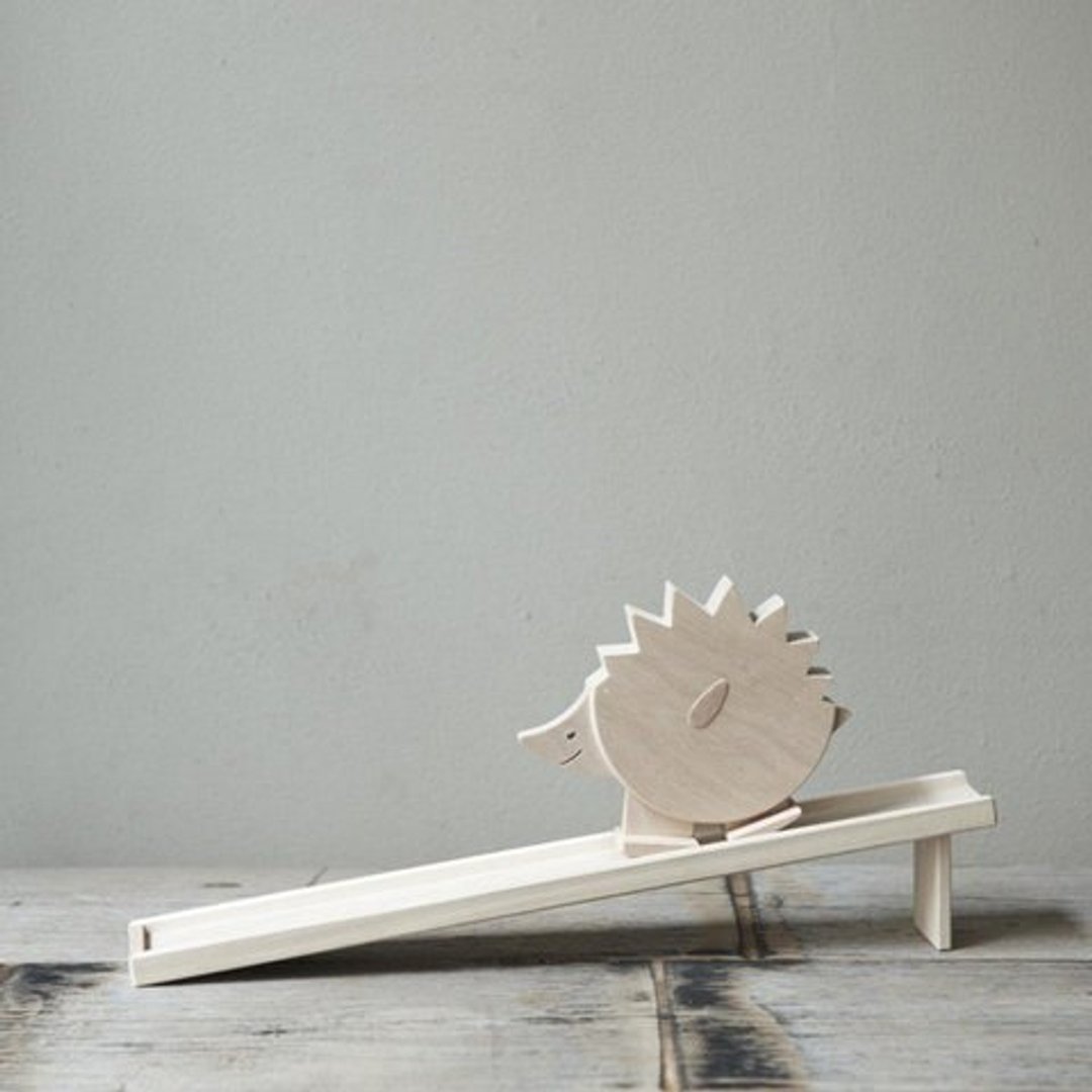 法国手工木制玩具- walking hedgehog 会走路的刺猬 - 玩具/玩偶 - 木头 卡其色