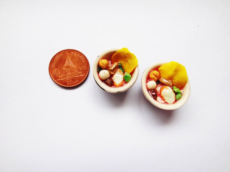 泰式酿豆腐河粉可爱耳环 - 耳环/耳夹 - 粘土 红色