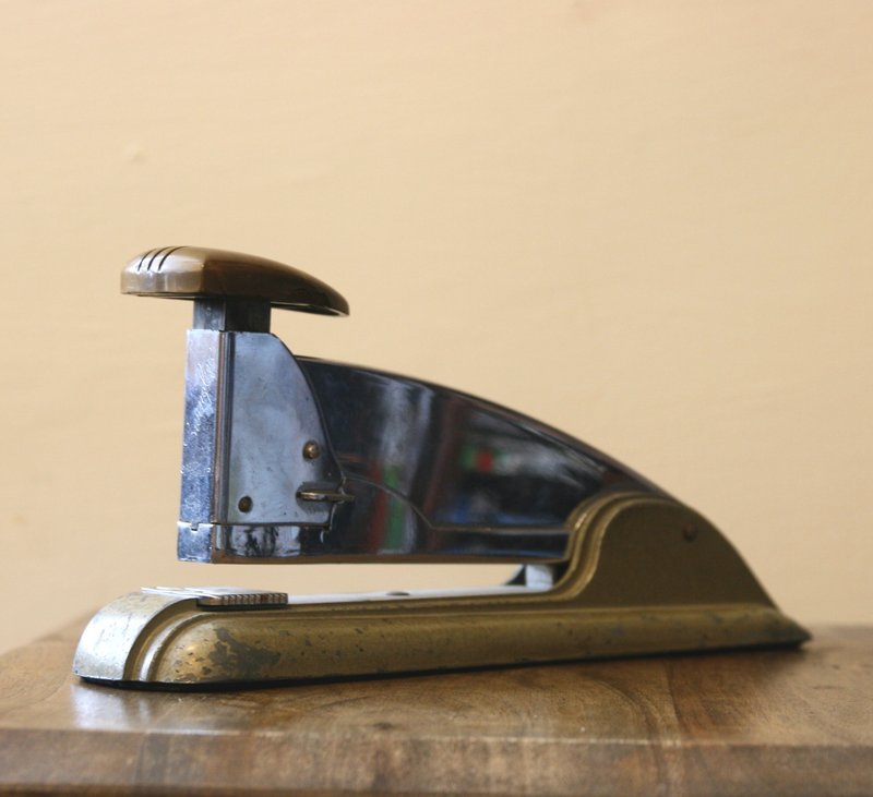 流线的文具工业风，中型SPEED钉书机，美式金属文具经典代表作 - 钉书机 - 其他金属 灰色