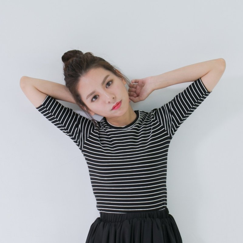 SUMI_ Elegant 五分袖合身圆领上衣_5SF006_细黑白条纹 - 女装上衣 - 棉．麻 黑色