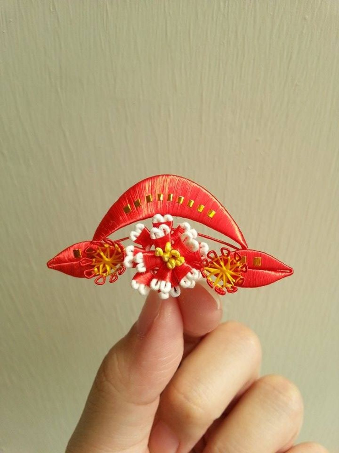 【春仔花】康乃馨-对母爱的感念 - 发饰 - 丝．绢 红色