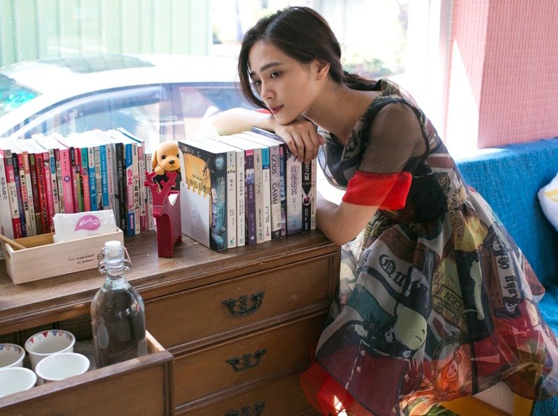 马克迷上摇滚风 印花乌干纱飘飘洋装 - 洋装/连衣裙 - 其他材质 黑色