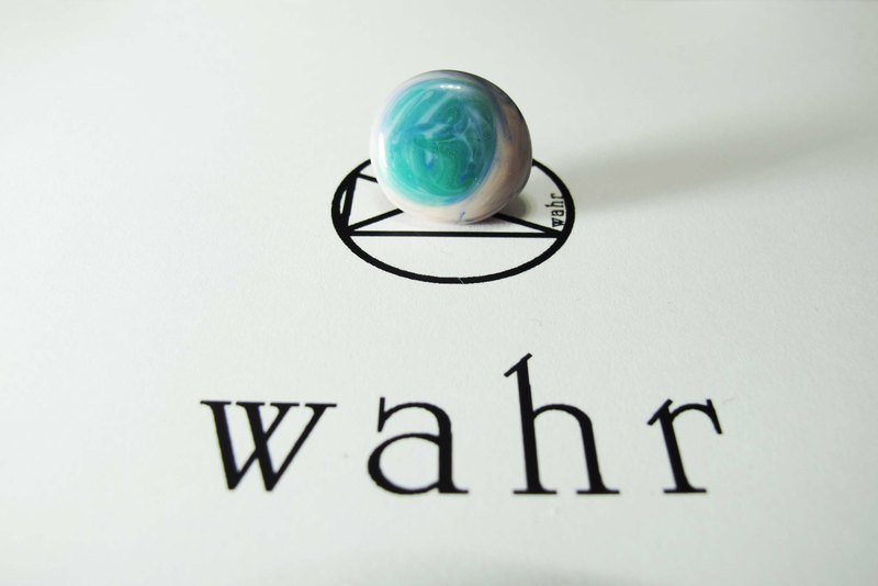 【Wahr】魔物耳环 - 耳环/耳夹 - 其他材质 绿色