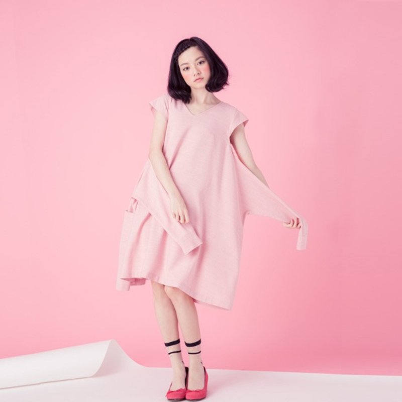 许许儿♪手牵手衬衫袖设计洋装-草莓奶昔 - 洋装/连衣裙 - 其他材质 粉红色