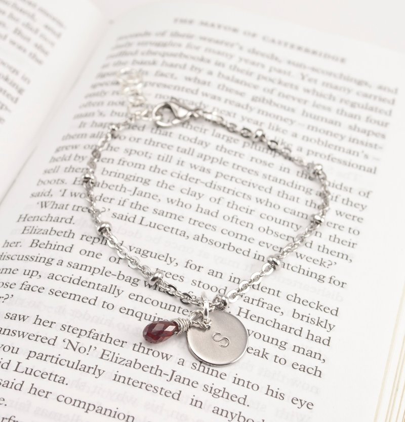 ❈La Don 拉冬❈ - 不锈钢扣式手链 - 石榴石+吊牌 - 手链/手环 - 其他金属 灰色