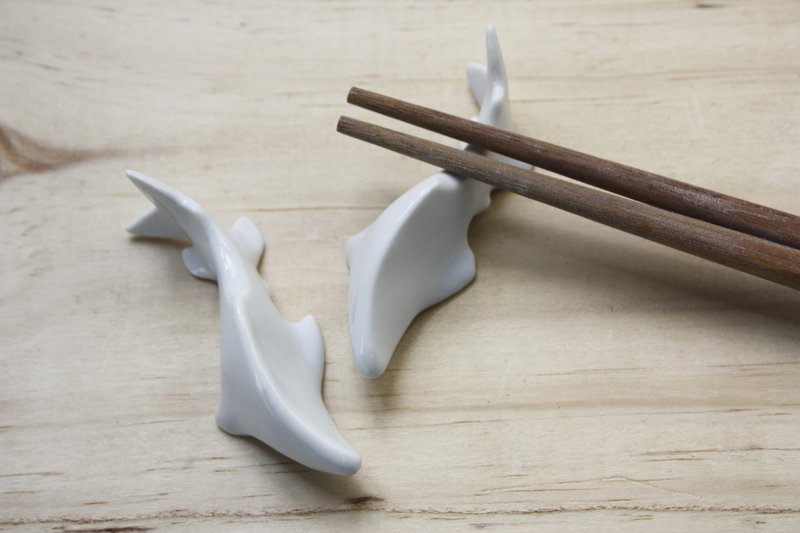 台湾樱花钩吻鲑:台湾特有种 山中精灵系列 造形 筷架 - 花瓶/陶器 - 瓷 白色