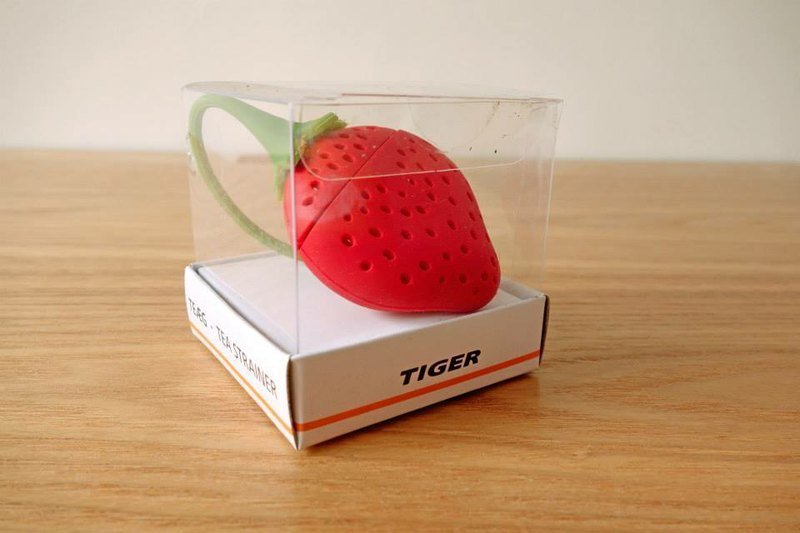丹麦生活品牌Tiger 一颗草莓泡茶器 - 茶具/茶杯 - 硅胶 红色