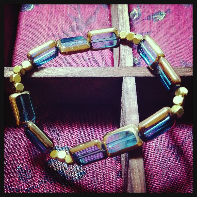 遗忘的时光~方形黄铜珠+宝石风格珠[秋季限定] - 手链/手环 - 其他材质 