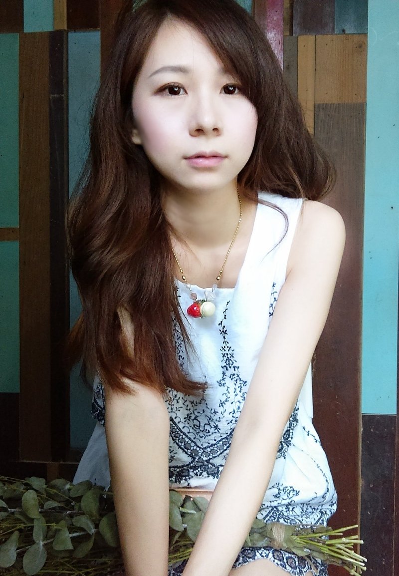 【颈子上的小甜蜜】 原色环保黄铜链 {小红-草莓} - 项链 - 其他金属 粉红色