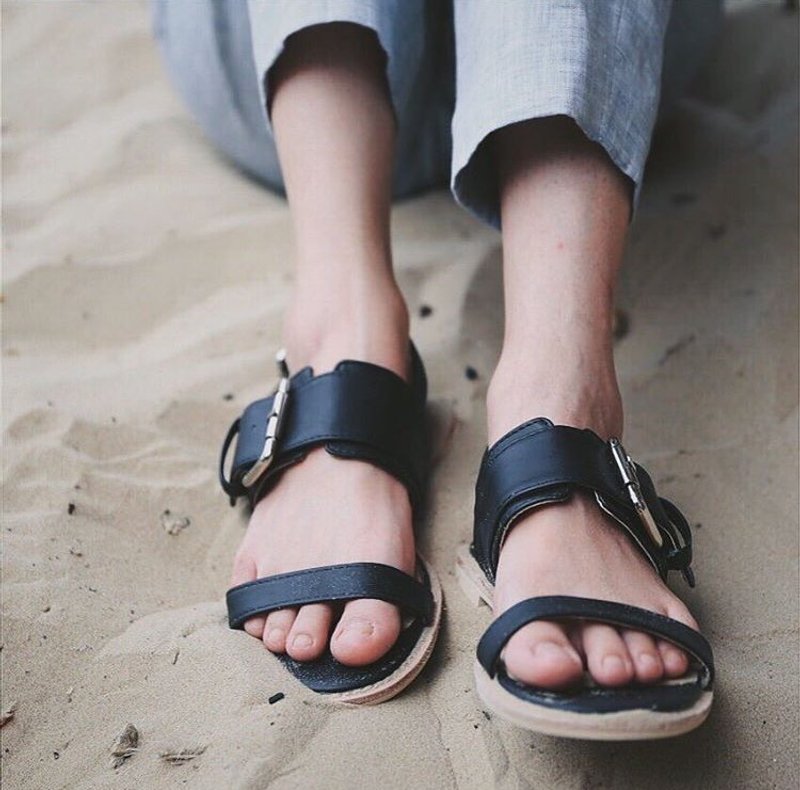 露脚背凉鞋 - 黑色 - 男女凉鞋 - 真皮 黑色