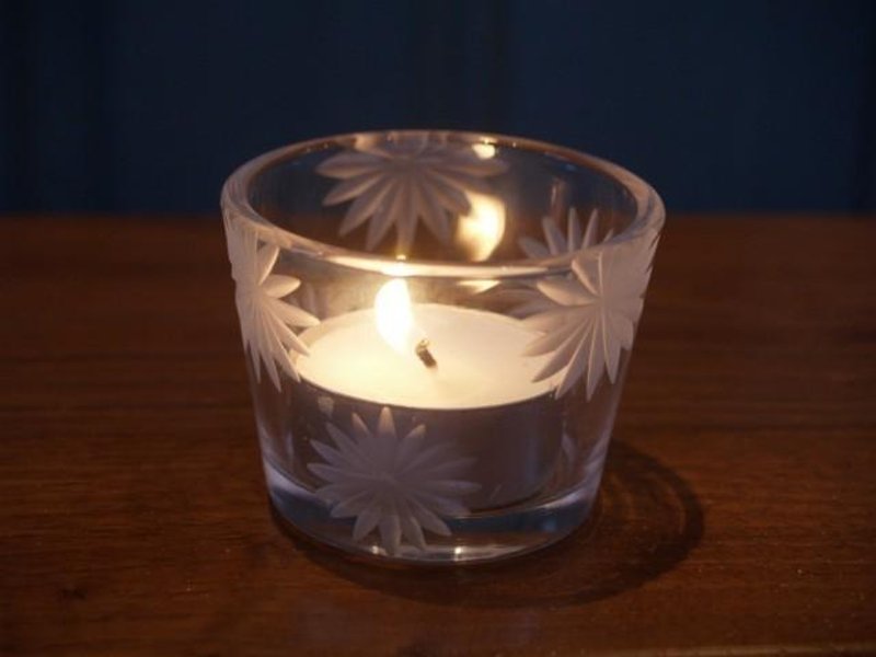 KIRIKO 玻璃烛台 花的模样 - 摆饰 - 木头 白色