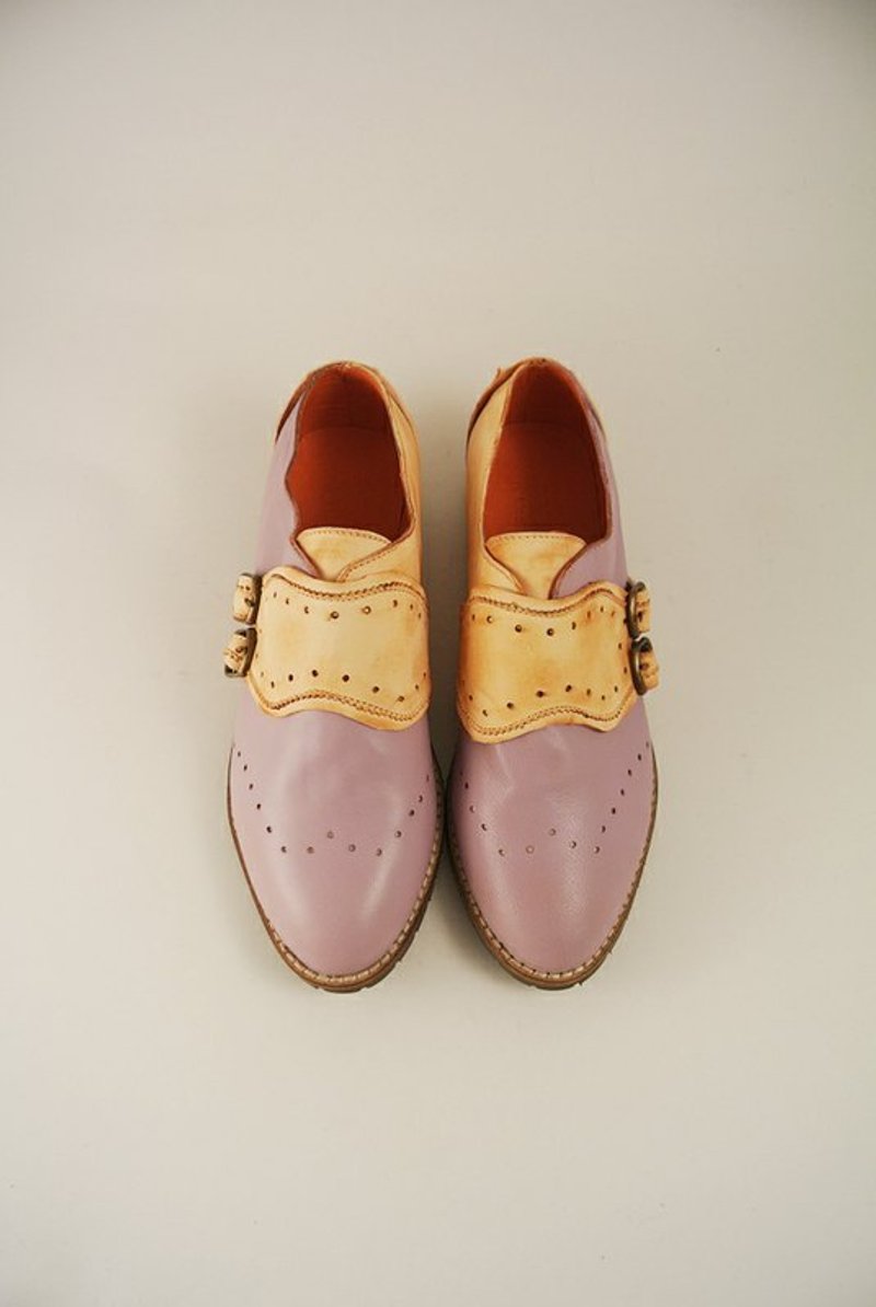 去动物园郊游会唱歌。擦色牛皮孟克尖头平底鞋。 - 女款休闲鞋 - 真皮 卡其色