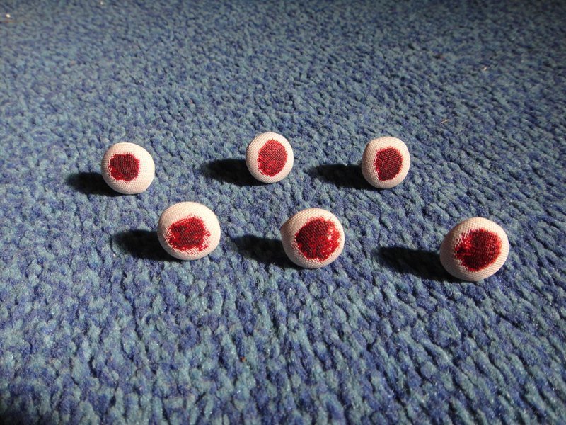 (C) 血泊玫瑰_布制钮扣耳环 C22BT/UY16 - 耳环/耳夹 - 棉．麻 