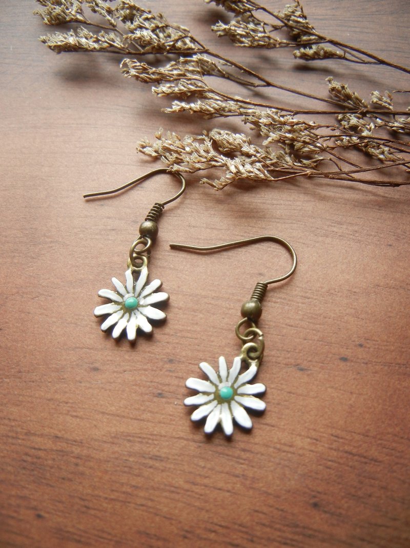 *coucoubird*小雏菊耳环-蓝绿芯 - 耳环/耳夹 - 其他金属 多色