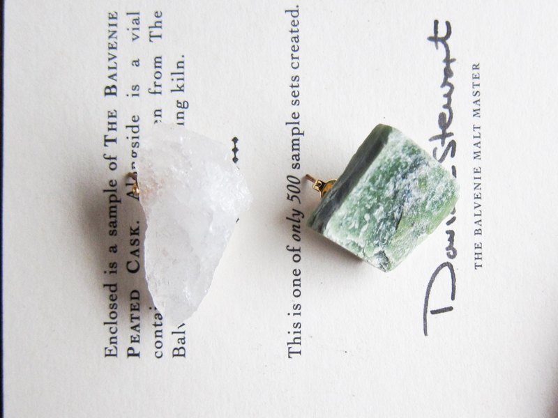 Day130手公益 - 台湾闪玉+水晶双重能量裸石耳环(仅一对) - 耳环/耳夹 - 宝石 白色