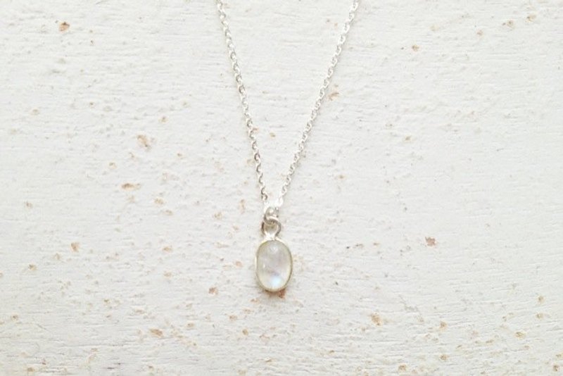 [ 柔美之石>月光石925纯银短链。Moonstone Necklace] - 项链 - 其他材质 白色