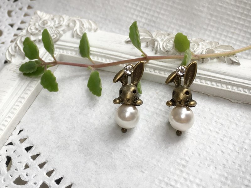 放空的兔小宝钛钢抗过敏耳针 - 耳环/耳夹 - 宝石 白色