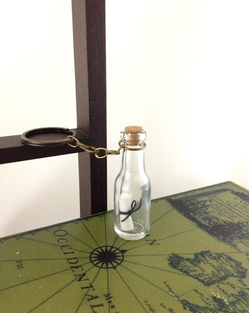 瓶中信／飘流精油香氛随身瓶　挂饰／古铜色钥匙圈（三款伊圣诗复方精油香氛择一） - 吊饰 - 粘土 多色