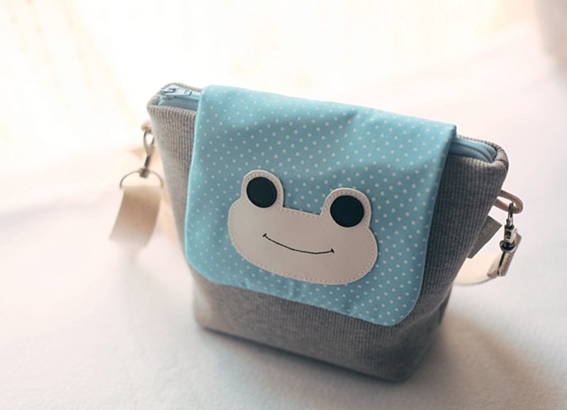 hairmo。微笑蛙船型侧背相机包-灰蓝(NEX / 拍立得) - 相机包/相机袋 - 其他材质 蓝色