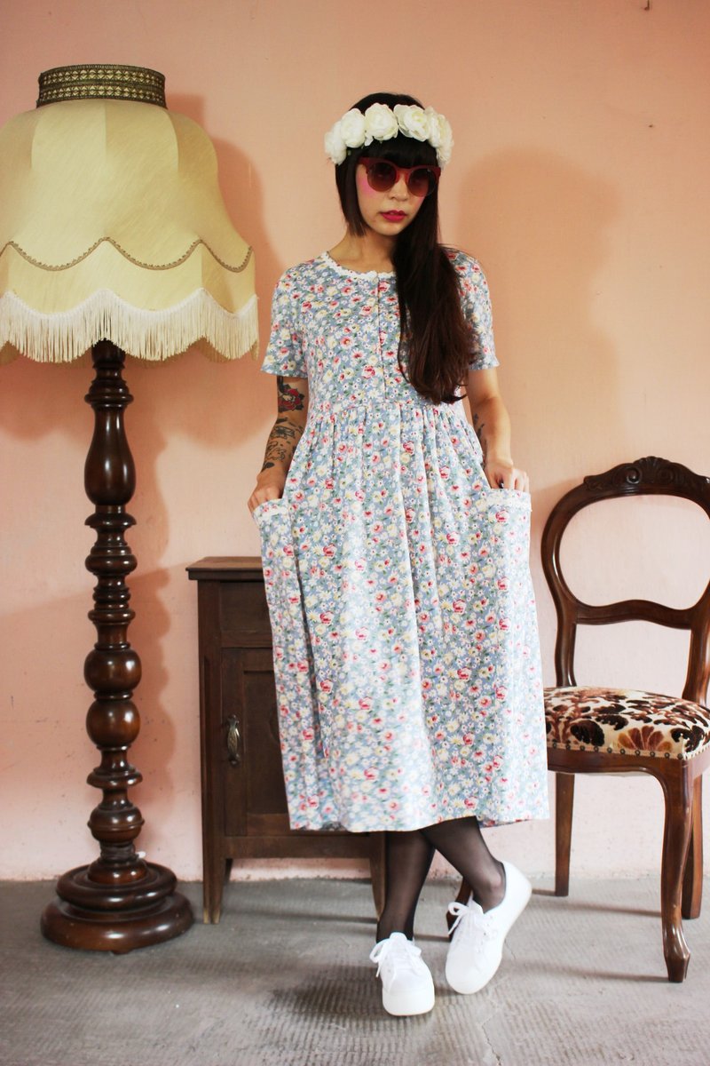 F1144(Vintage)[美国制领标]浅蓝色底红色碎花双口袋蕾丝棉质古着洋装(婚礼/野餐/派对) - 洋装/连衣裙 - 其他材质 蓝色