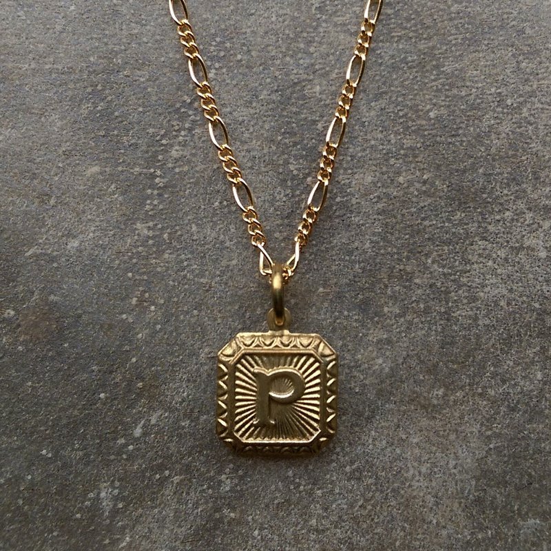 古董黄铜字母项链-P - 项链 - 宝石 