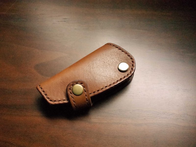 全手缝真皮VESPA机车钥匙包－咖啡色 - 钥匙链/钥匙包 - 真皮 咖啡色