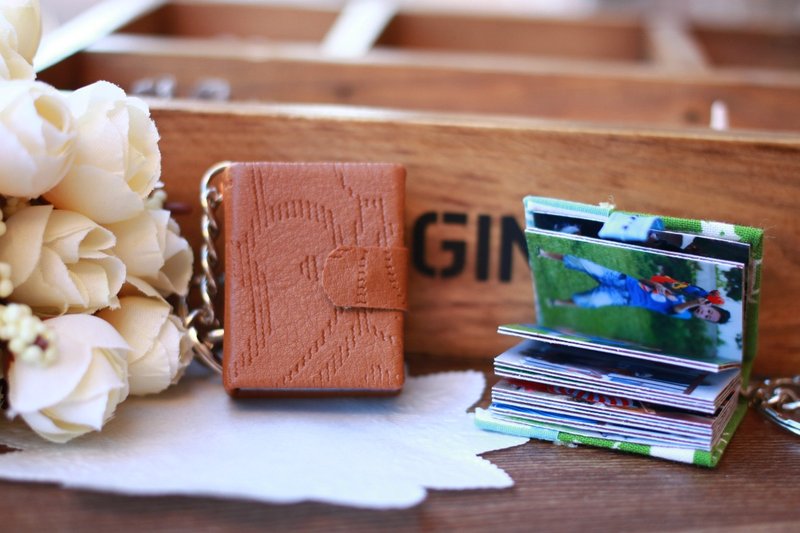 【迷你相本-火柴盒尺寸钥匙圈】-A款(笔记型) / 生日 / 毕业礼 / 情人节 / 母亲节 / 定制化礼物 - 钥匙链/钥匙包 - 其他材质 咖啡色