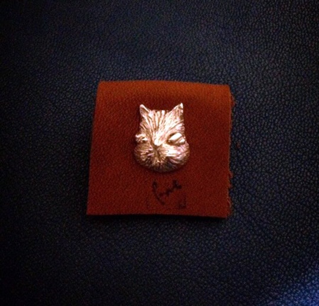 emmaAparty纯银耳环:猫豆(半立体作品)(单只贩售) - 耳环/耳夹 - 纯银 