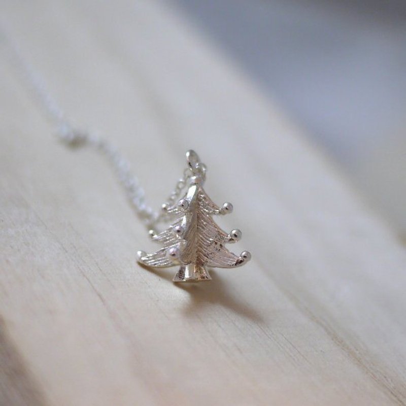 【金夏琳 · 饰品】 圣诞树项链 银白色 - 项链 - 其他金属 