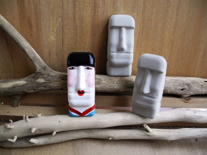 复活岛迷你Moai巨石像磁铁-畅游日本的女孩 - 冰箱贴/磁贴 - 水泥 多色