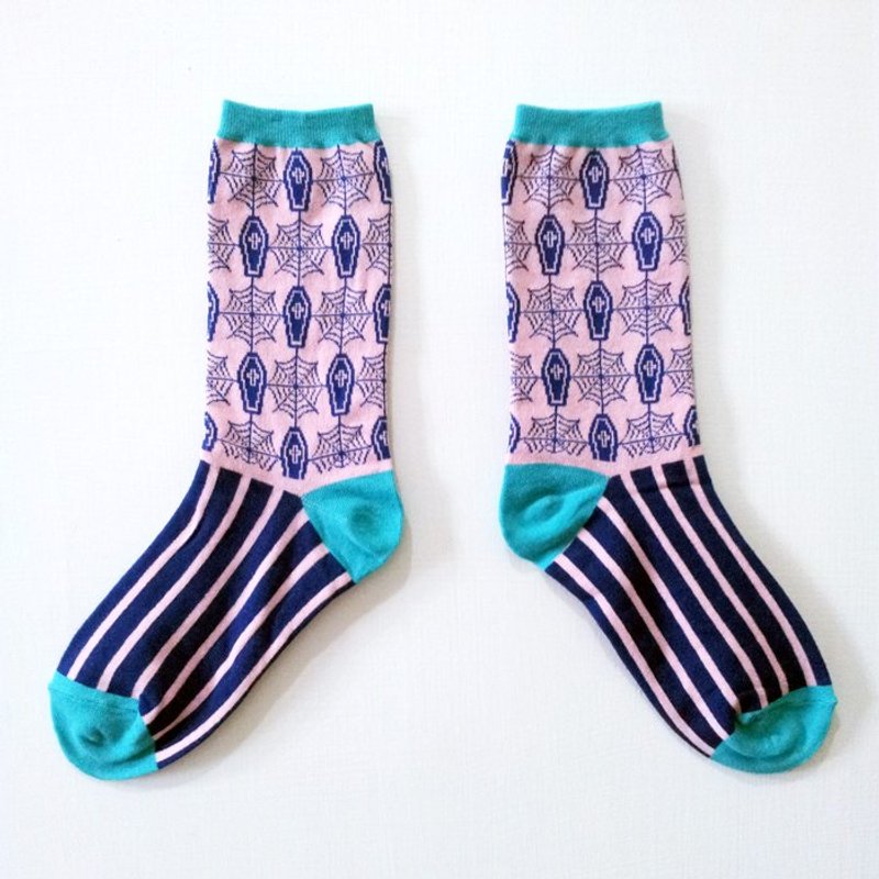 墓仔埔也敢去 - 肩头是重吱吱【敲敲蓝色大门】梦想巨人系列袜 - 袜子 - 棉．麻 多色